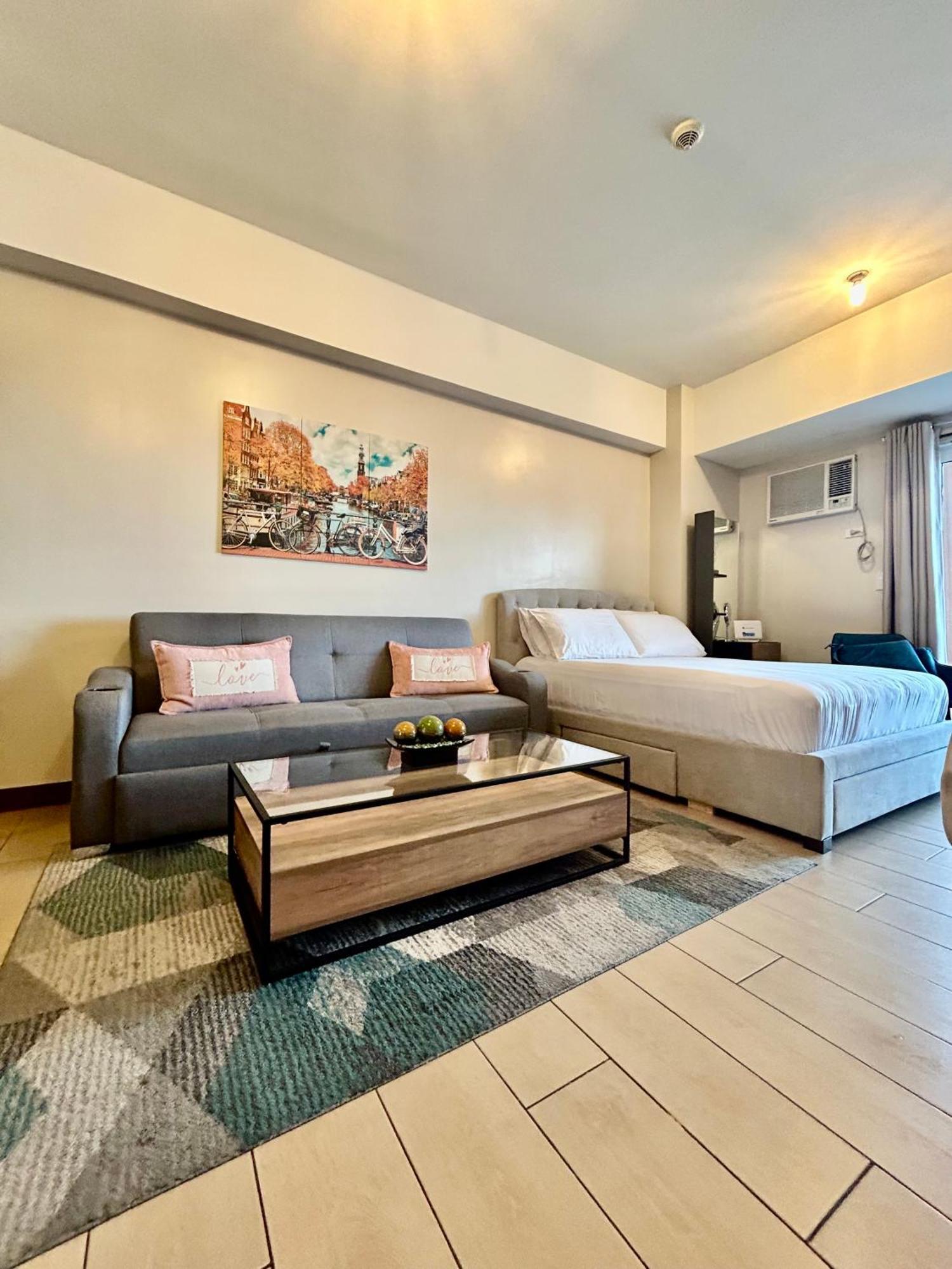 Luxury Bgc Condo In Taguig, Mckinley - Covered Parking And Wifi Free Exterior foto